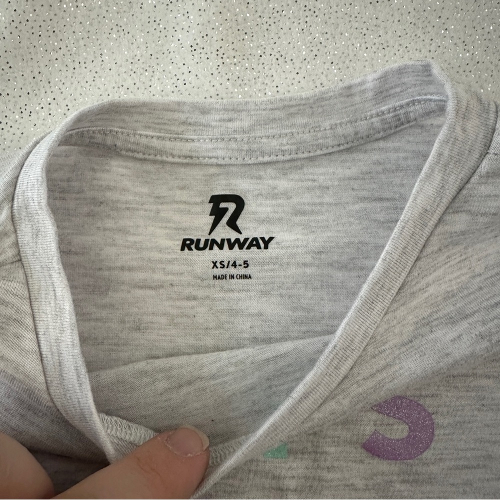 RUNWAY Stitch Fix Girls “Sky’s The Limit” Graphic Tee - Picture 3 of 5